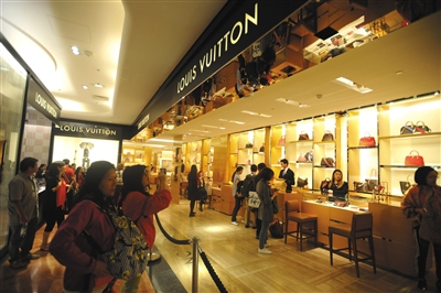 奢侈品消費(fèi)格局重塑 國內(nèi)外價差縮小驅(qū)動本土回歸